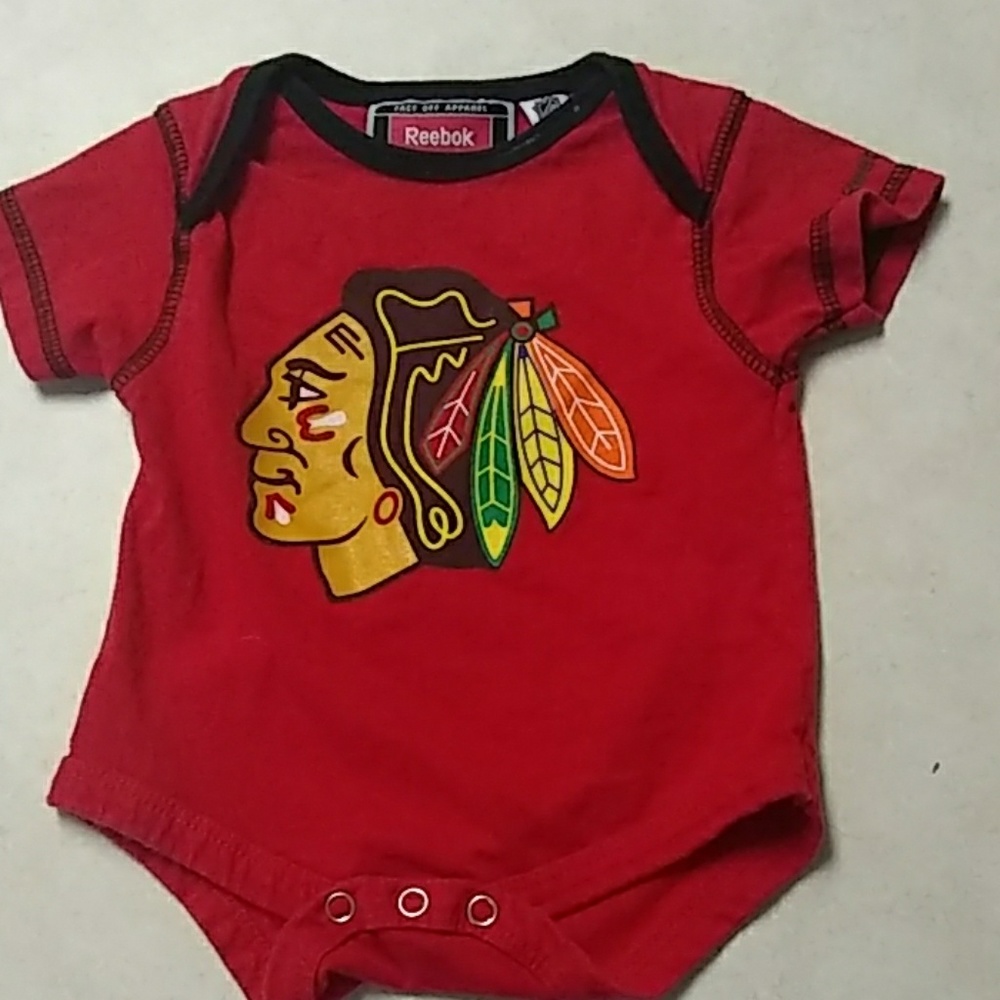 Reebok Chicago Black Hawks one piece NHL 0-3 mth